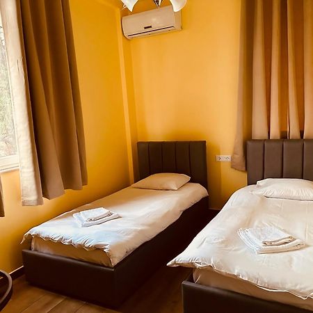 Auto Tana Guest House ティラナ エクステリア 写真