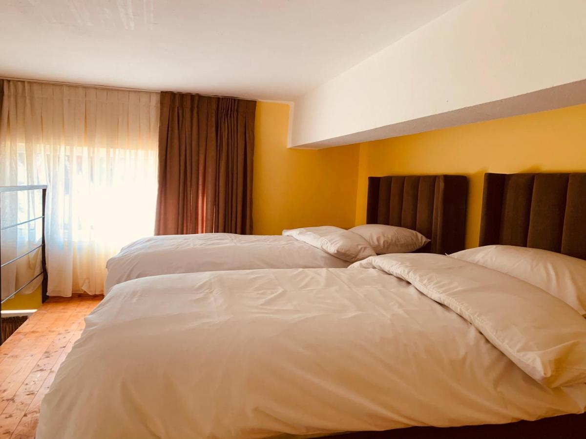 Auto Tana Guest House ティラナ エクステリア 写真