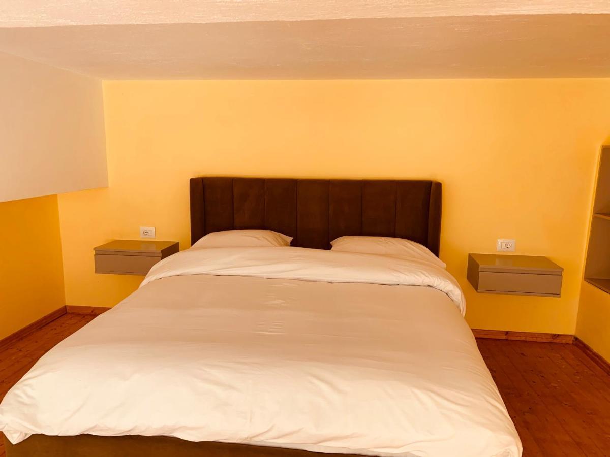 Auto Tana Guest House ティラナ エクステリア 写真