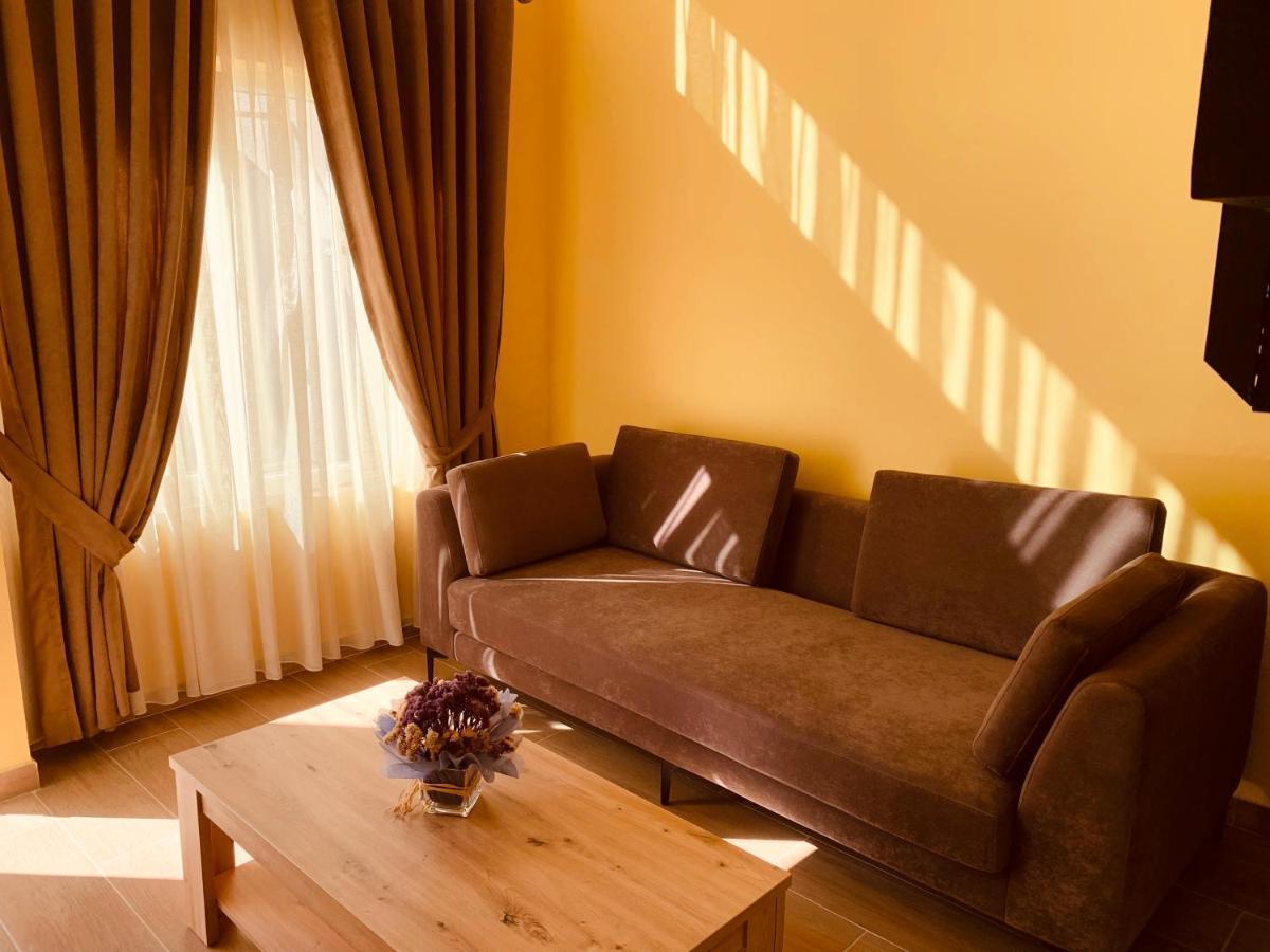Auto Tana Guest House ティラナ エクステリア 写真