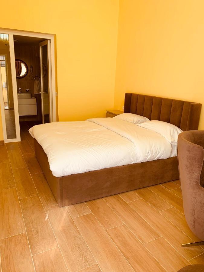 Auto Tana Guest House ティラナ エクステリア 写真