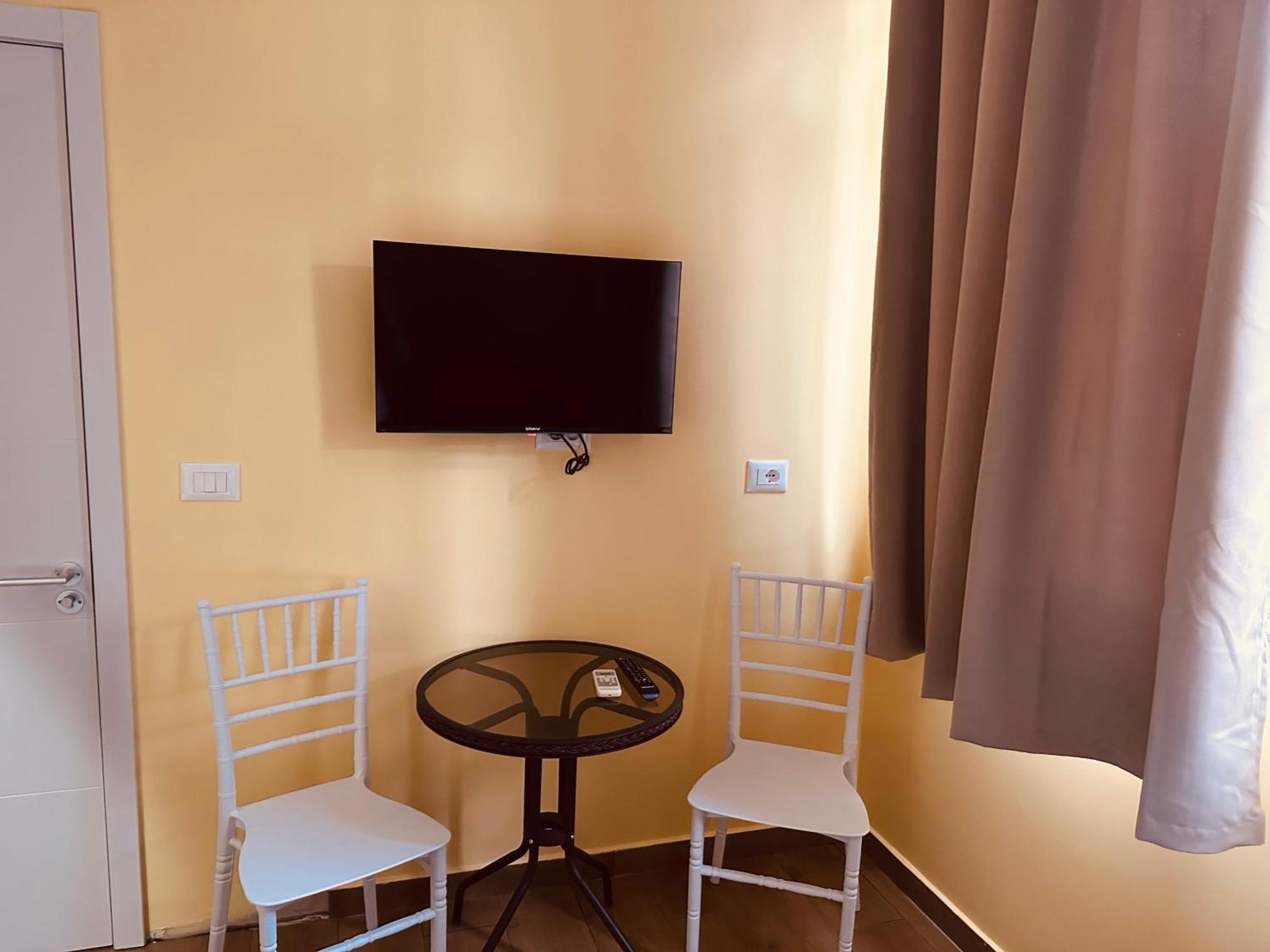 Auto Tana Guest House ティラナ エクステリア 写真